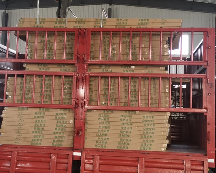 發貨太原案例——600的9個厚的竹木纖維板